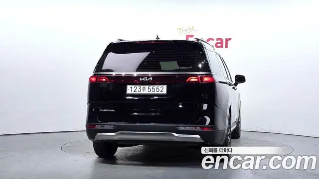 Kia Carnival 2022 — Photo 15/34