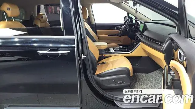 Kia Carnival 2022 — Photo 21/34