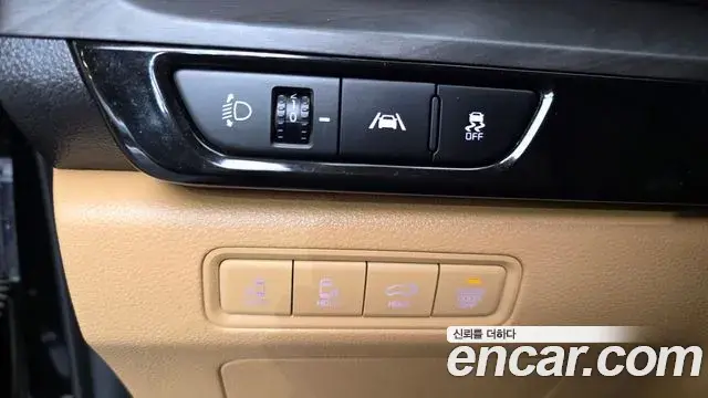 Kia Carnival 2022 — Photo 31/34
