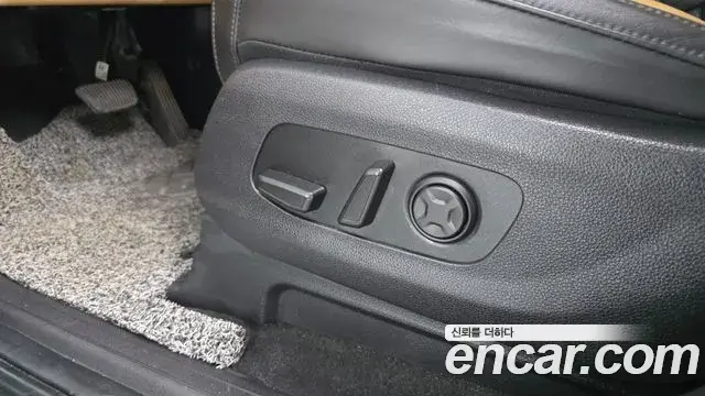 Kia Carnival 2022 — Photo 27/34