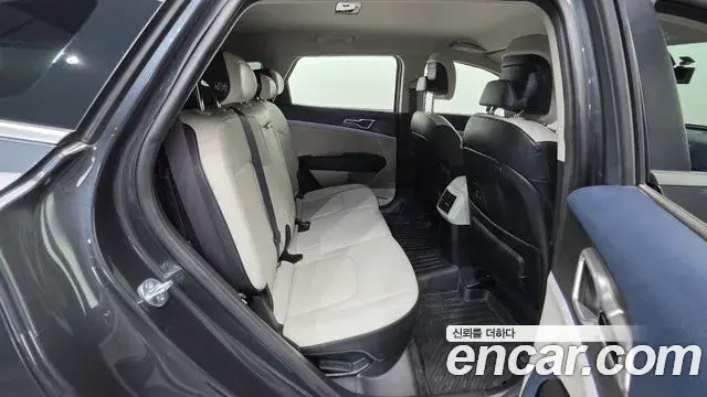 Kia Sportage 2023 — Şəkil 31/33