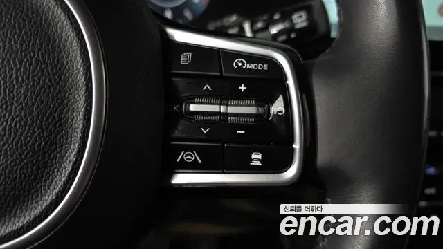 Kia Carnival 2023 — Фото 16/20