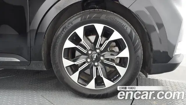 Kia Carnival 2023 — Photo 9/31