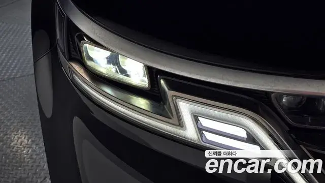 Kia Carnival 2023 — Photo 4/31
