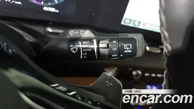 Kia Carnival 2023 — Photo 5/31
