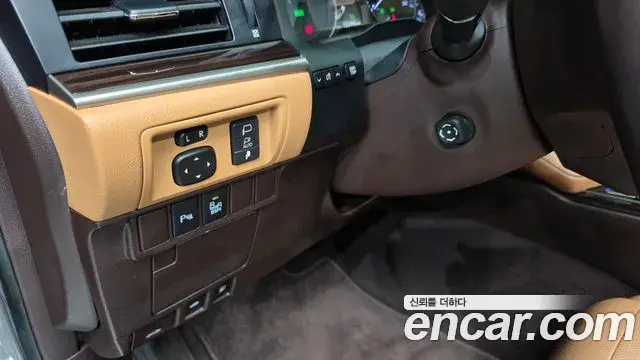 Lexus ES300h 2018 — Şəkil 12/33