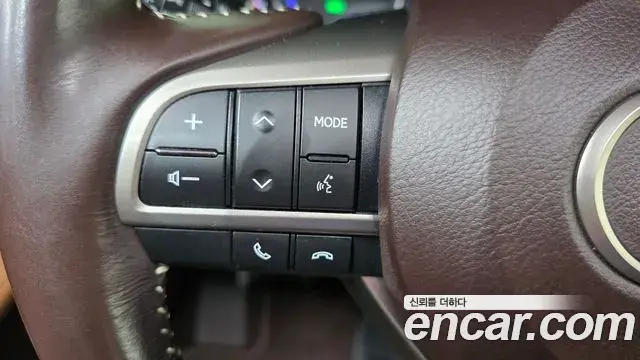 Lexus ES300h 2018 — Şəkil 18/33