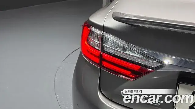 Lexus ES300h 2018 — Şəkil 25/33