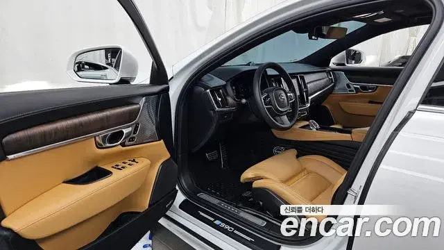 Volvo S90 2024 — Photo 29/35