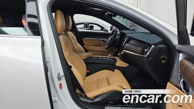 Volvo S90 2024 — Photo 18/35
