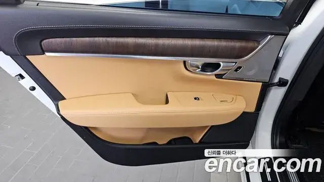 Volvo S90 2024 — Photo 25/35