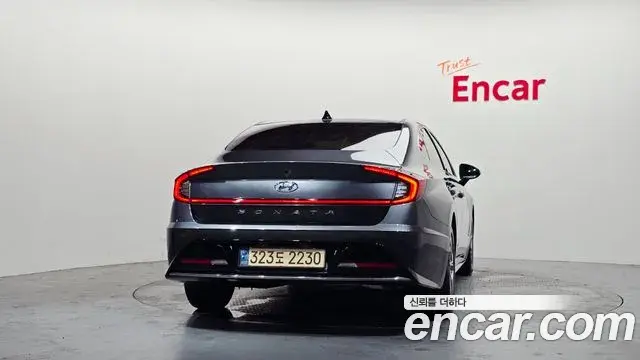 Hyundai Sonata Hybrid 2022 — ფოტო 11/31