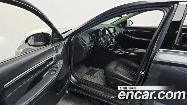Hyundai Sonata Hybrid 2022 — ფოტო 8/31