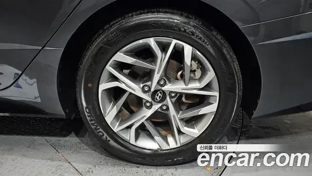 Hyundai Sonata Hybrid 2022 — ფოტო 15/31