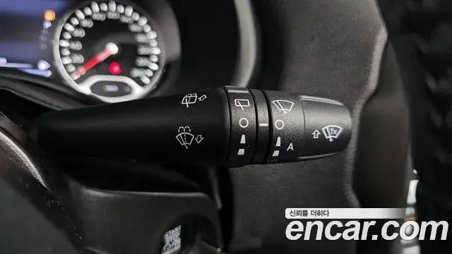 Jeep Renegade 2020 — Photo 29/32