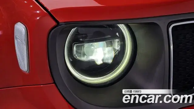 Jeep Renegade 2020 — Photo 25/32