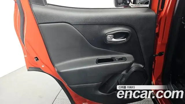 Jeep Renegade 2020 — Photo 7/32