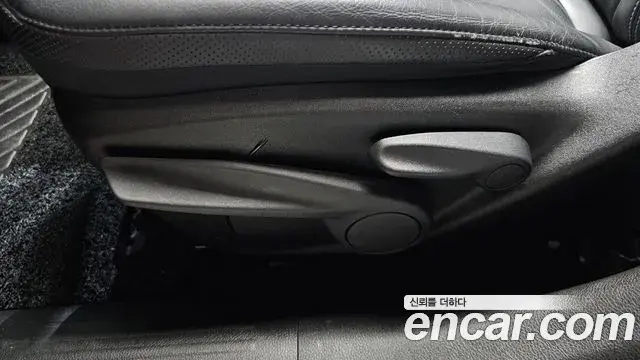 Jeep Renegade 2020 — Photo 16/32