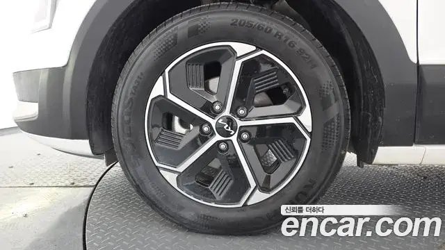 Kia Niro 2025 — Фото 4/20