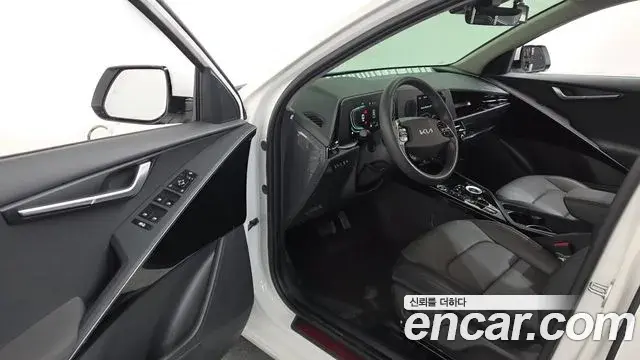 Kia Niro 2025 — Фото 9/20