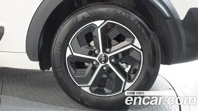 Kia Niro 2025 — ფოტო 20/32