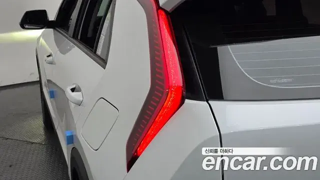 Kia Niro 2025 — ფოტო 23/32