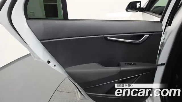 Kia Niro 2025 — ფოტო 8/32