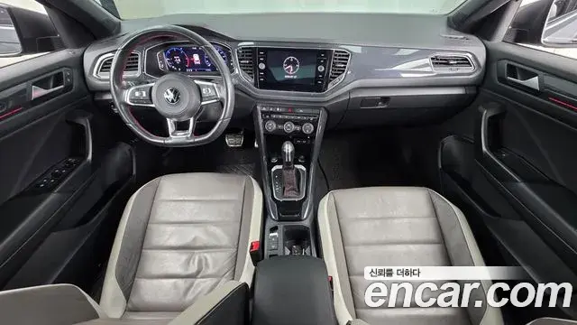Volkswagen T-Roc 2021 — Photo 24/32