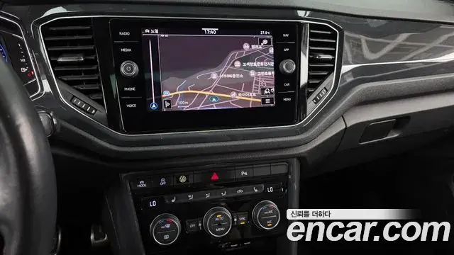 Volkswagen T-Roc 2021 — Photo 3/32