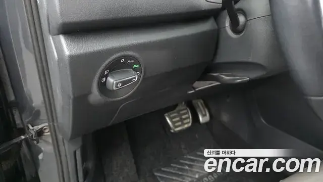 Volkswagen T-Roc 2021 — Photo 8/32