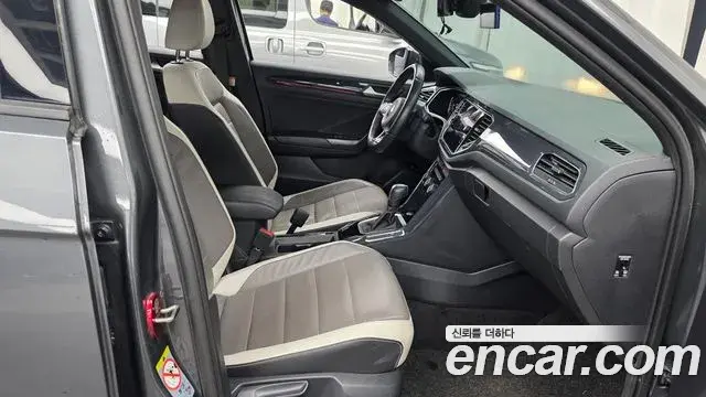 Volkswagen T-Roc 2021 — Photo 4/32
