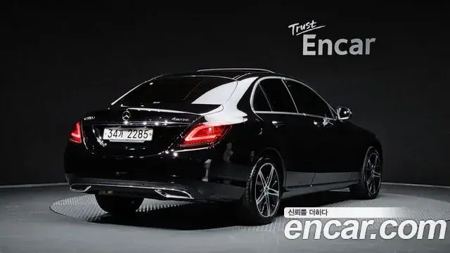 Mercedes-Benz C-Class 2019 — Фото 2/20