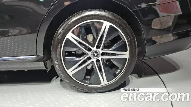 Mercedes-Benz C-Class 2019 — Şəkil 28/32