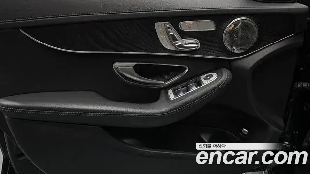 Mercedes-Benz C-Class 2019 — Şəkil 11/32
