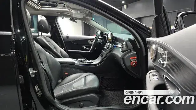 Mercedes-Benz C-Class 2019 — Şəkil 14/32