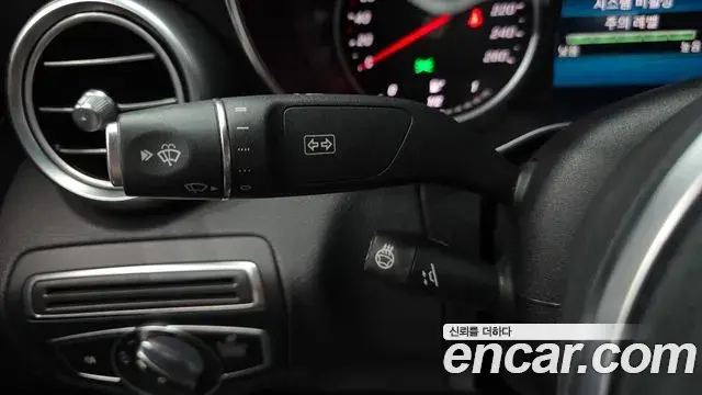 Mercedes-Benz C-Class 2019 — Şəkil 30/32