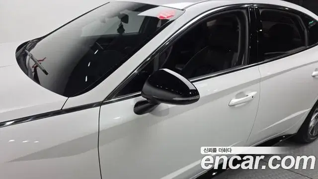Hyundai Sonata Hybrid 2022 — Photo 22/38