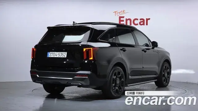 Kia Sorento 2023 — Şəkil 18/20
