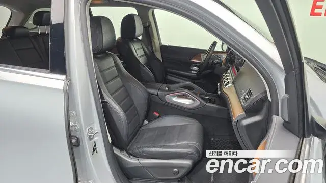 Mercedes-Benz GLE-Class 2019 — Şəkil 17/20