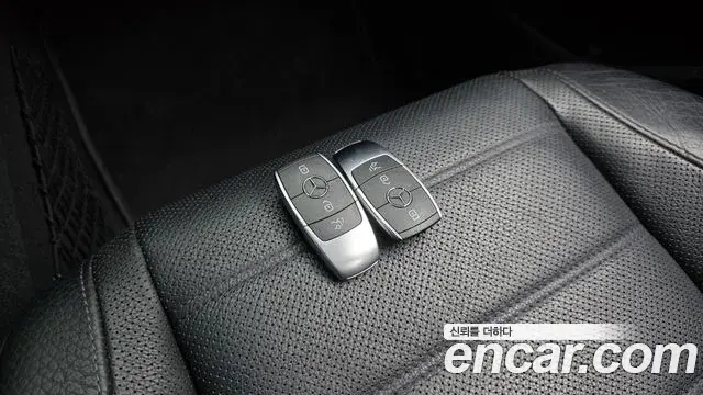 Mercedes-Benz GLE-Class 2019 — Şəkil 1/20