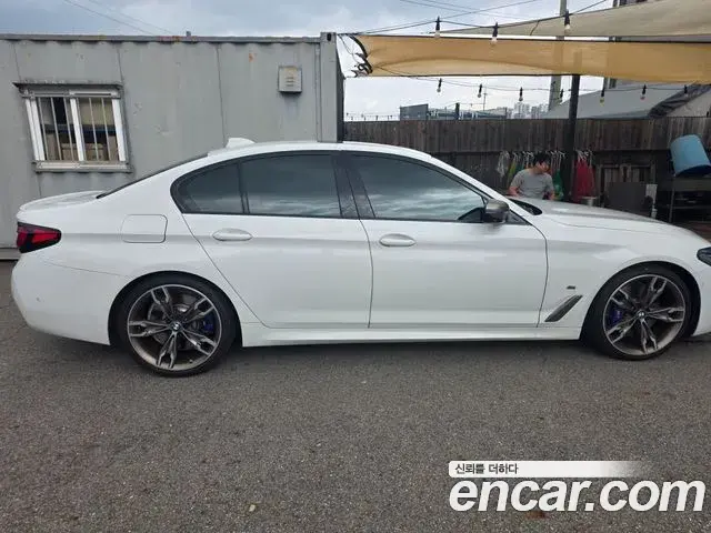 BMW 5 Series 2022 — ფოტო 11/13