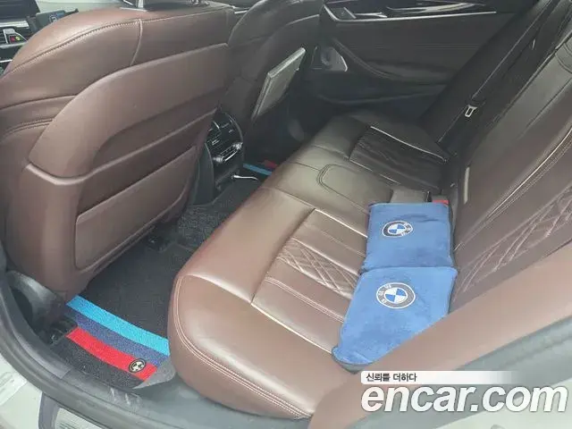 BMW 5 Series 2022 — ფოტო 6/13