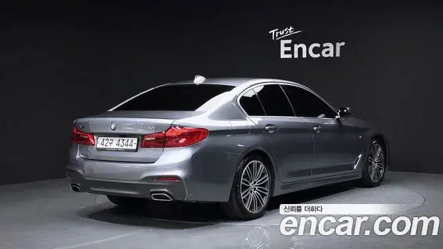 BMW 5 Series 2019 — Photo 18/20