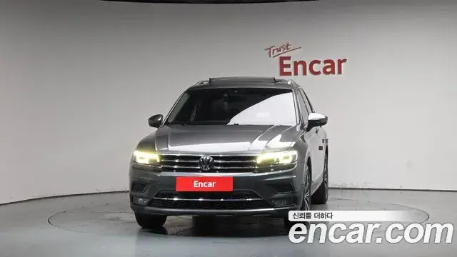 Volkswagen Tiguan 2020 — Photo 30/36
