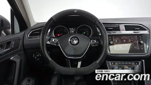 Volkswagen Tiguan 2020 — Photo 5/36