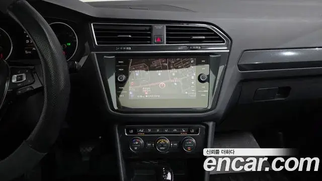 Volkswagen Tiguan 2020 — Photo 24/36