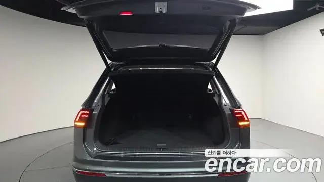 Volkswagen Tiguan 2020 — Photo 14/36