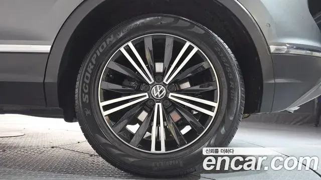 Volkswagen Tiguan 2020 — Photo 31/36