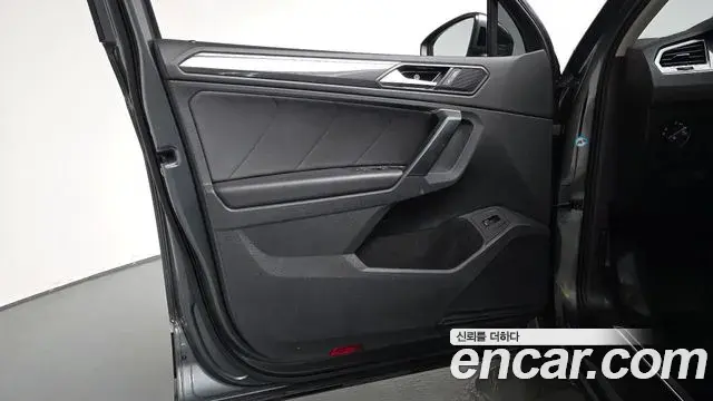 Volkswagen Tiguan 2020 — Photo 11/36