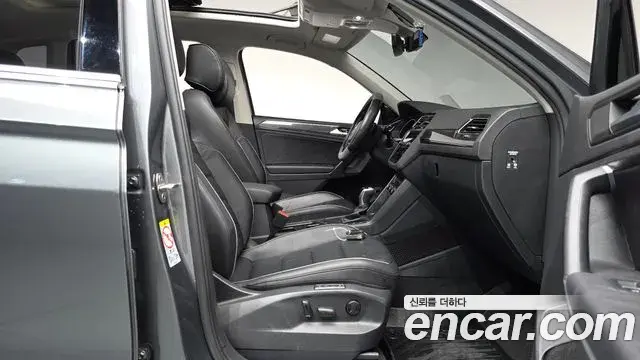Volkswagen Tiguan 2020 — Photo 33/36